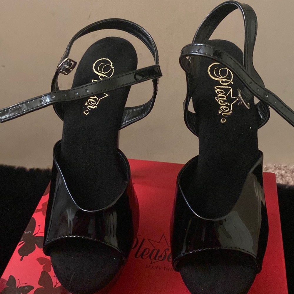 worn once high heel shoes 😊